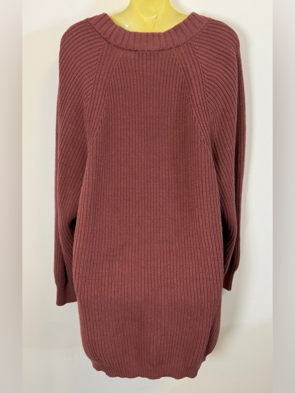 Express Mauve V-Neck Ribbed Sweater - Picture 2 of 6
